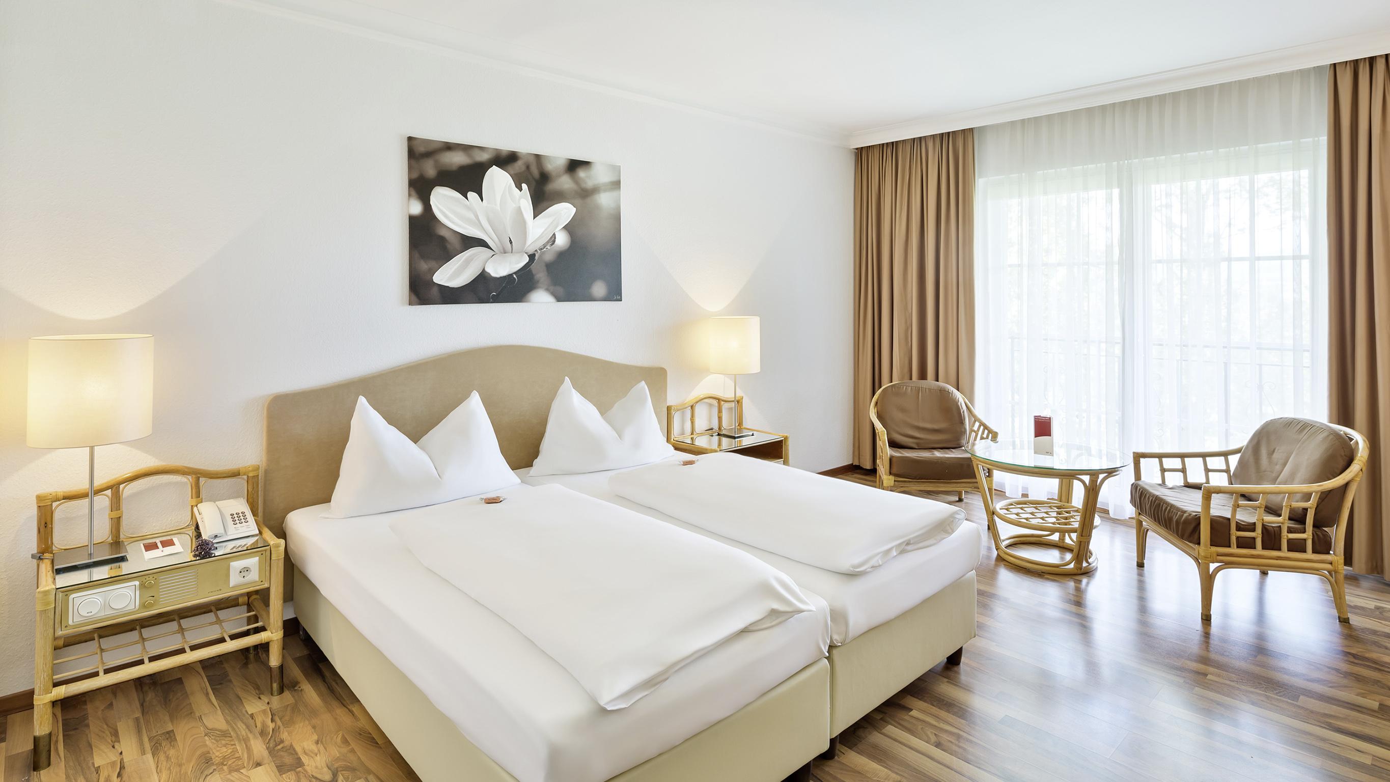 อีเวนท์โฮเทล พีราไมด์ Hotel โวเซนดอร์ฟ ภายนอก รูปภาพ